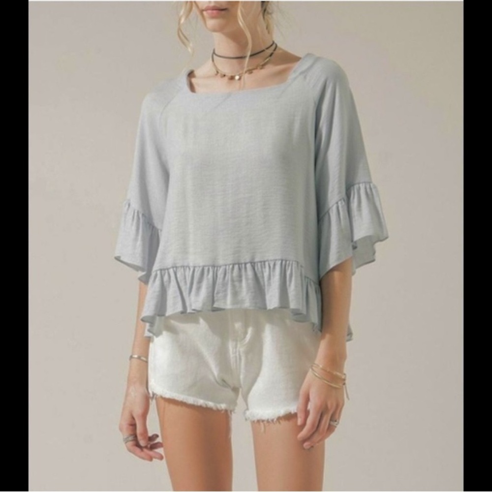 Moon River ruffle sleeve blouse size xs blue in excellent like-new condition